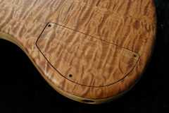 25Gallery_Mulderbass-Fatman-quilted-maple_hires_8